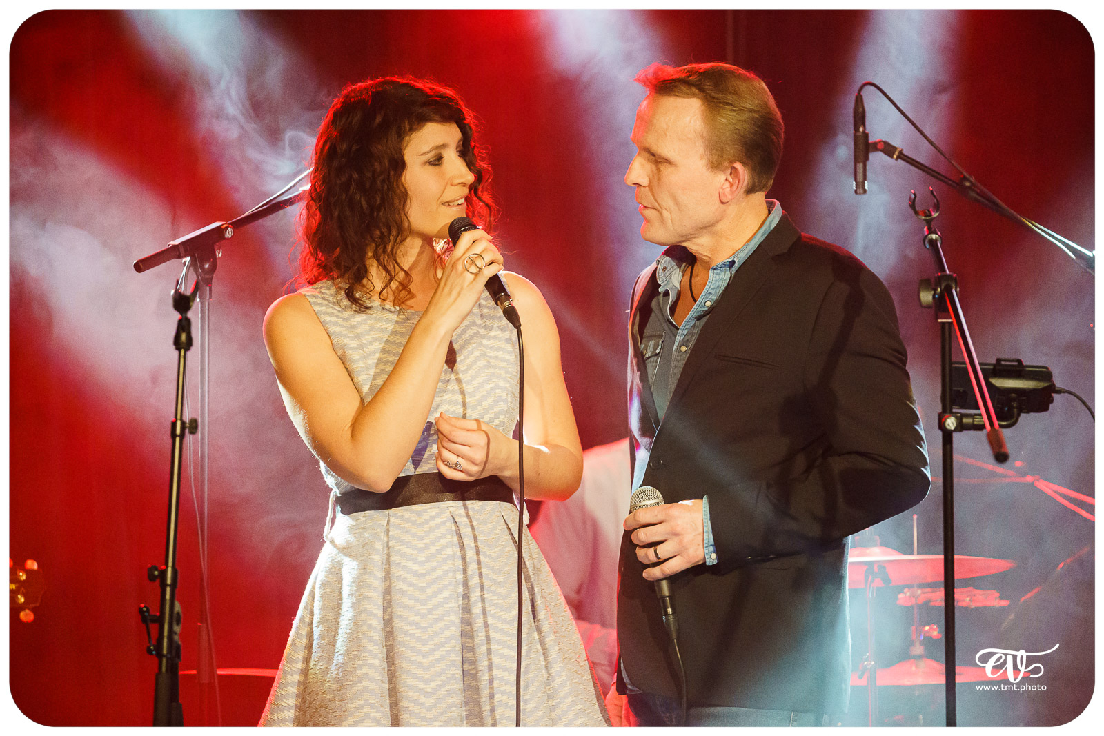 SERGE, ELEGANCE ACOUSTIQUE